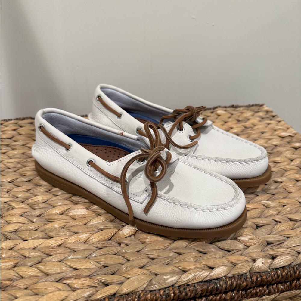 Sperry White Leather Boat Shoe with Brown Laces